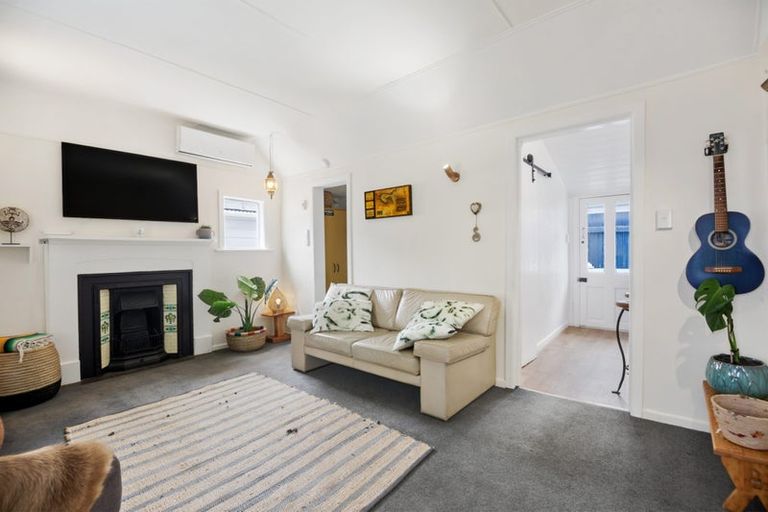 Photo of property in 5 Torless Terrace, Thorndon, Wellington, 6011