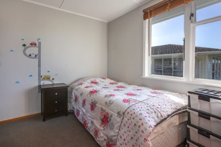 Photo of property in 11 Desert Gold Street, Ascot Park, Porirua, 5024