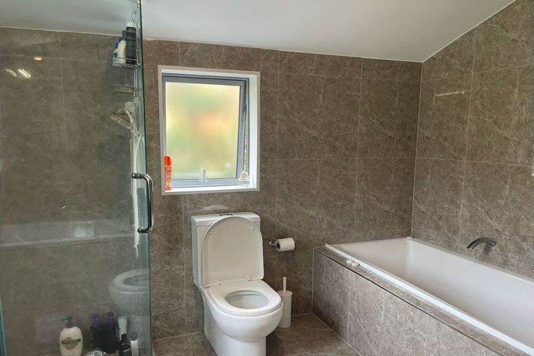 Photo of property in 38a Archers Road, Glenfield, Auckland, 0629