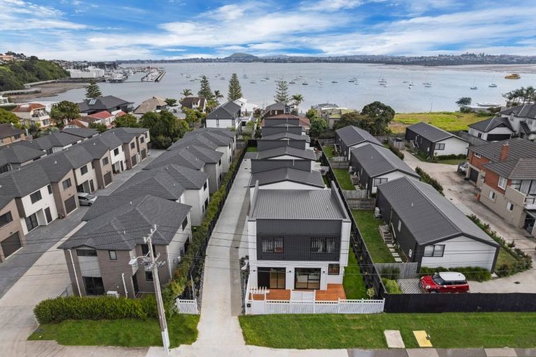 Photo of property in 1/145 Bucklands Road, Bucklands Beach, Auckland, 2012