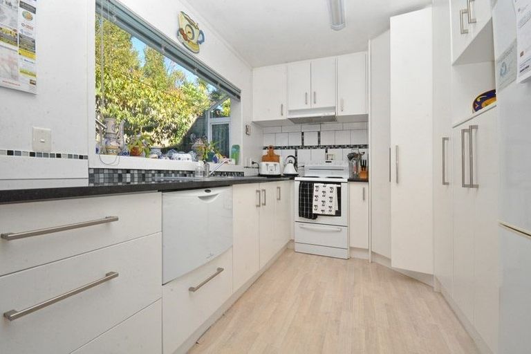 Photo of property in 3 Pohutukawa Avenue, Red Beach, 0932