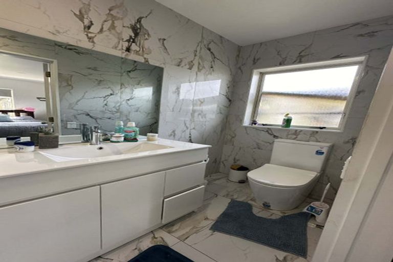 Photo of property in 3 Montilla Place, Manurewa, Auckland, 2102