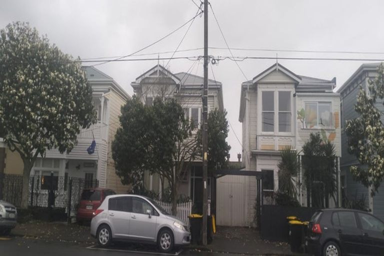 Photo of property in 13 Roy Street, Newtown, Wellington, 6021