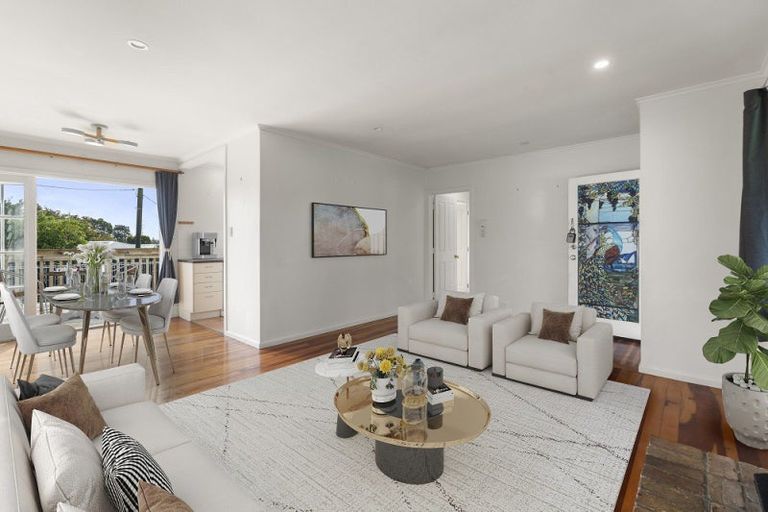 Photo of property in 6 Grainger Road, Te Atatu South, Auckland, 0610