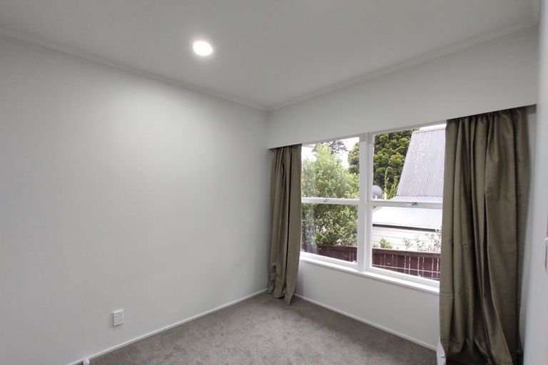 Photo of property in 1/14 Lynn Road, Bayview, Auckland, 0629