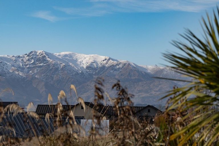 Photo of property in 19 Glenaray Crescent, Wanaka, 9305