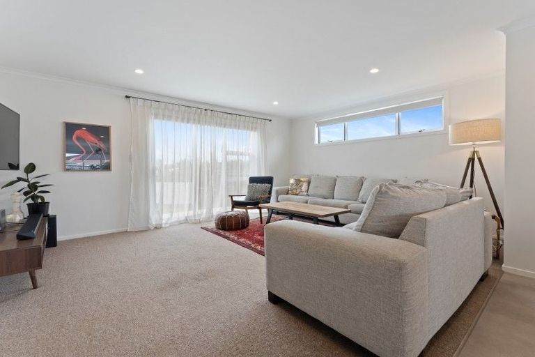 Photo of property in 51b Omata Road, Marfell, New Plymouth, 4310