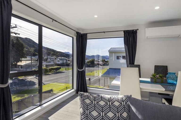 Photo of property in 15 Beach Road, Waikawa, Picton, 7220
