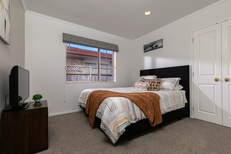 Photo of property in 27 Summerland Drive, Henderson, Auckland, 0612