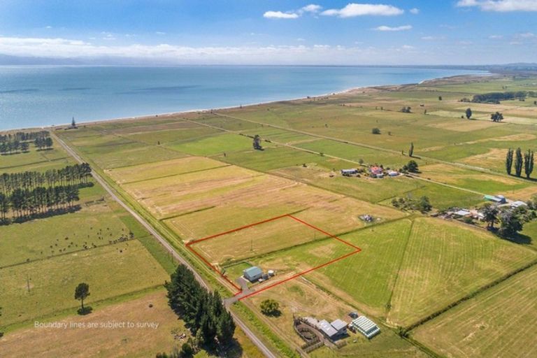 Photo of property in 589 East Coast Road, Browns Bay, Auckland, 0632