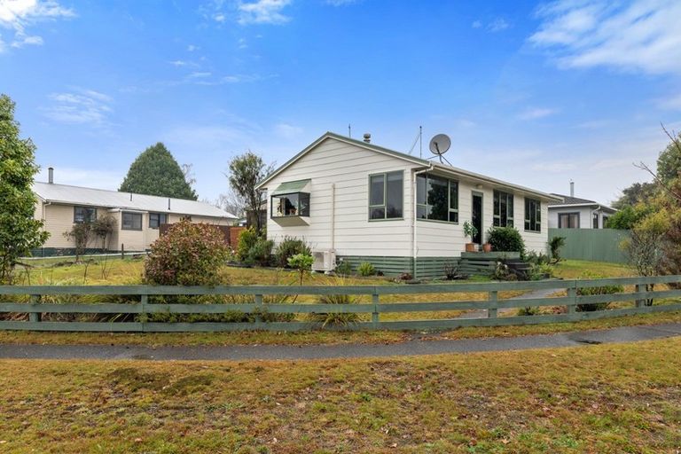 Photo of property in 17 Runuku Grove, Turangi, 3334