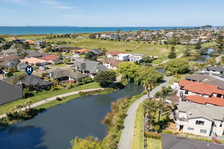 Photo of property in 5 Maldives Way, Papamoa Beach, Papamoa, 3118