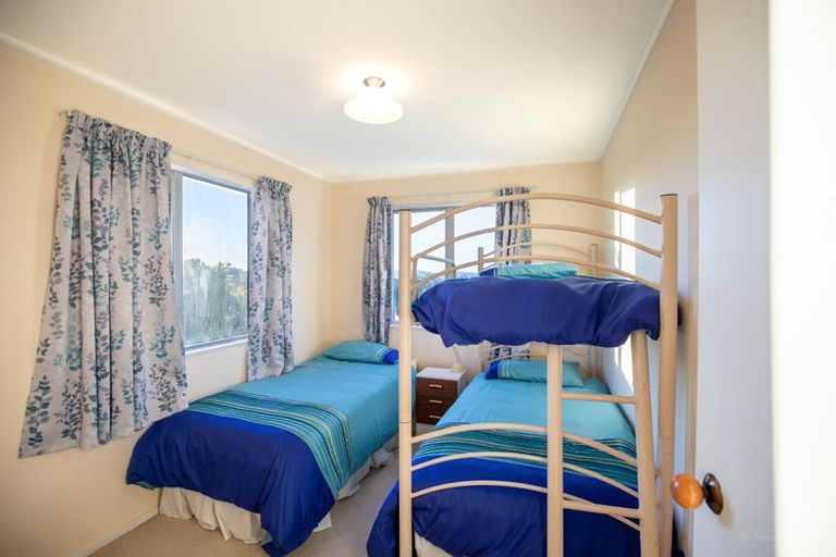 Photo of property in 4 Robertson Street, Raglan, 3225