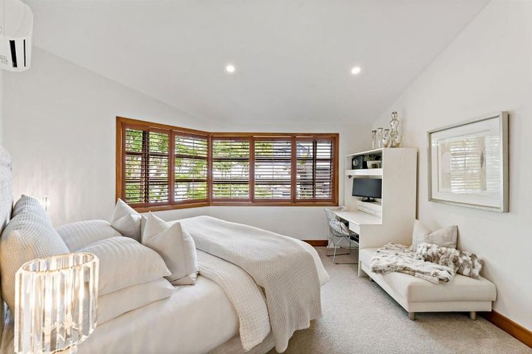 Photo of property in 18a Tiri Road, Milford, Auckland, 0620