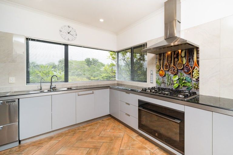 Photo of property in 54 Cashmere Drive, Fitzherbert, Palmerston North, 4410