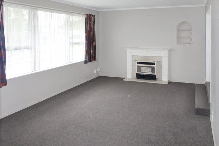 Photo of property in 37 Humphries Place, Awapuni, Palmerston North, 4412