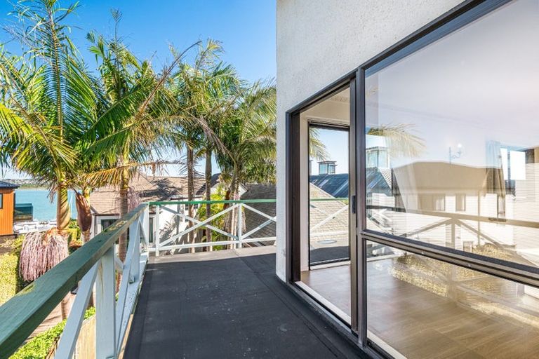 Photo of property in 45a Takutai Avenue, Half Moon Bay, Auckland, 2012