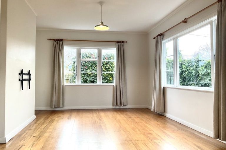 Photo of property in 1/126 Waiwhetu Road, Waterloo, Lower Hutt, 5011