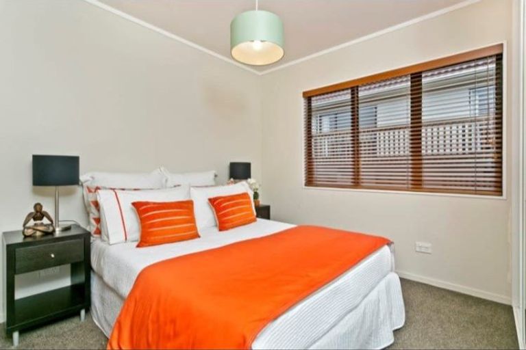 Photo of property in 1/15 Aorangi Place, Birkenhead, Auckland, 0626