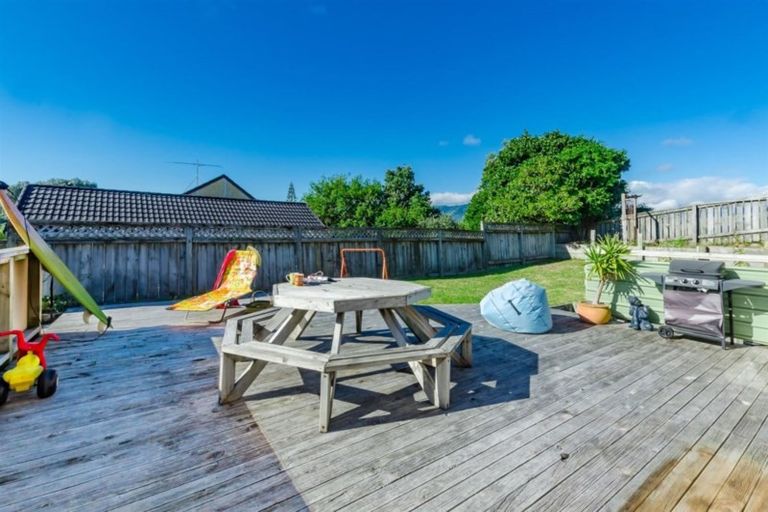 Photo of property in 13 Trig Hill Terrace, Waikanae Beach, Waikanae, 5036