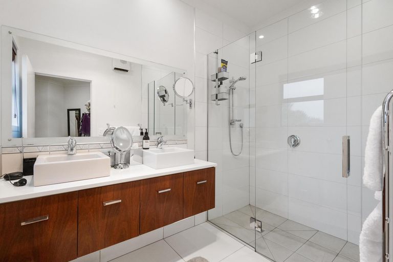 Photo of property in 19c Cooper Crescent, Cambridge, 3434