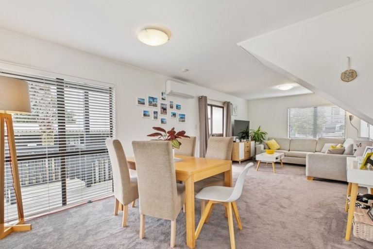 Photo of property in 6b Dobell Road, Stanmore Bay, Whangaparaoa, 0932