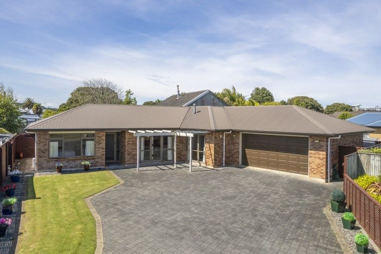 Photo of property in 14 Gilligan Close, College Estate, Whanganui, 4500