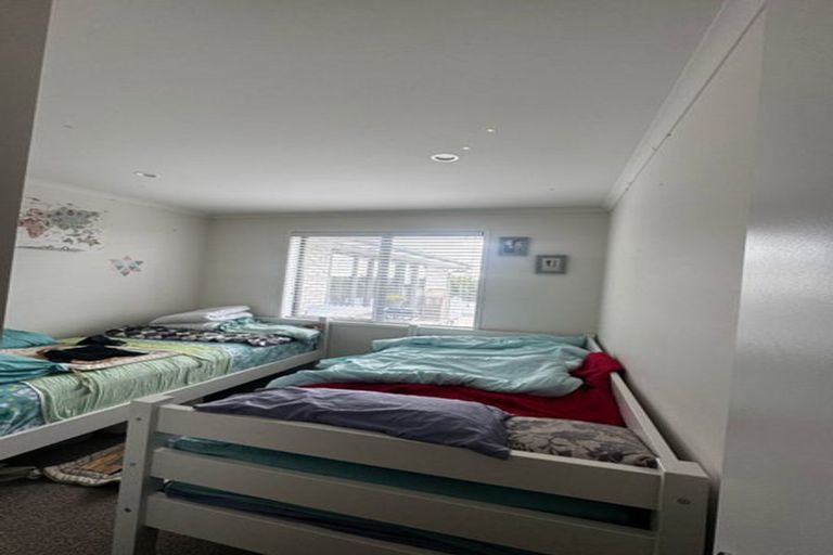 Photo of property in 3 Opouatu Avenue, Glenbrook, 2681