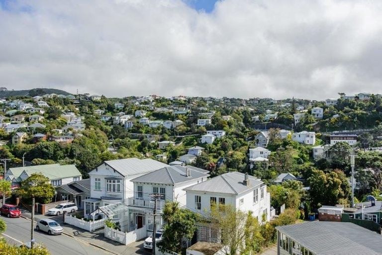 Photo of property in 17 Saint Michaels Crescent, Kelburn, Wellington, 6012
