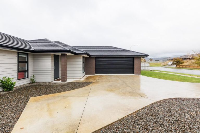 Photo of property in 197 Pacific Drive, Fitzherbert, Palmerston North, 4410