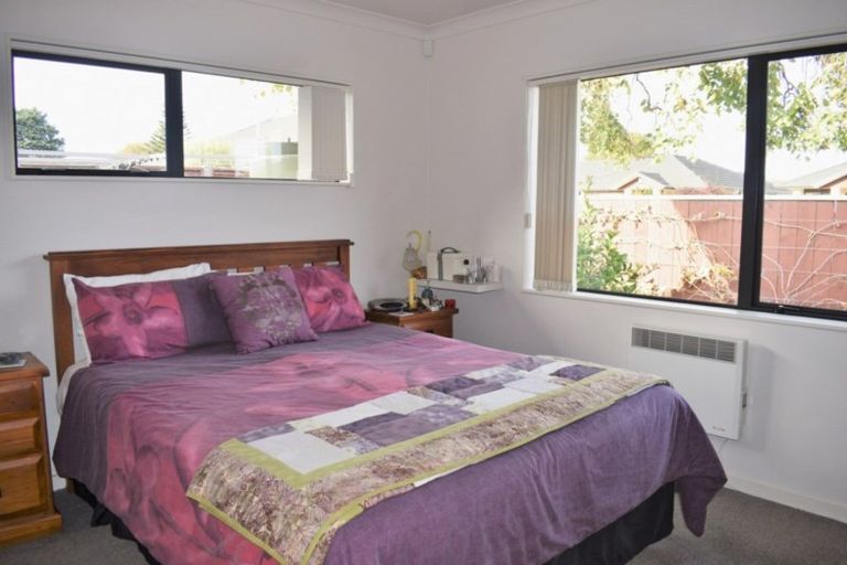 Photo of property in 28 Ian Peter Way, Otaki, 5512