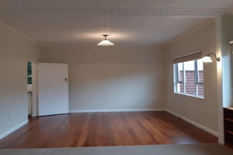 Photo of property in 26 Paynters Avenue, Strandon, New Plymouth, 4312