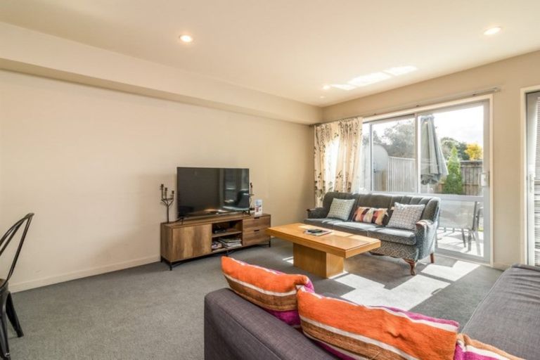 Photo of property in 39 Lyndon Street, Riccarton, Christchurch, 8041