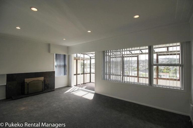 Photo of property in 19 Lynmore Drive, Hillpark, Auckland, 2102