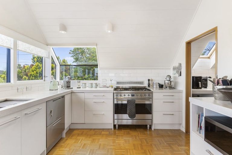 Photo of property in 132 Churchill Road, Rothesay Bay, Auckland, 0630