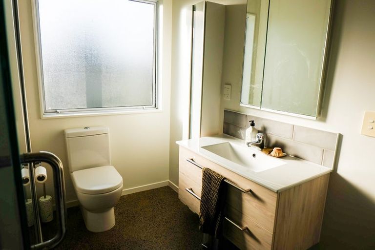 Photo of property in 5 Karioi Crescent, Raglan, 3225