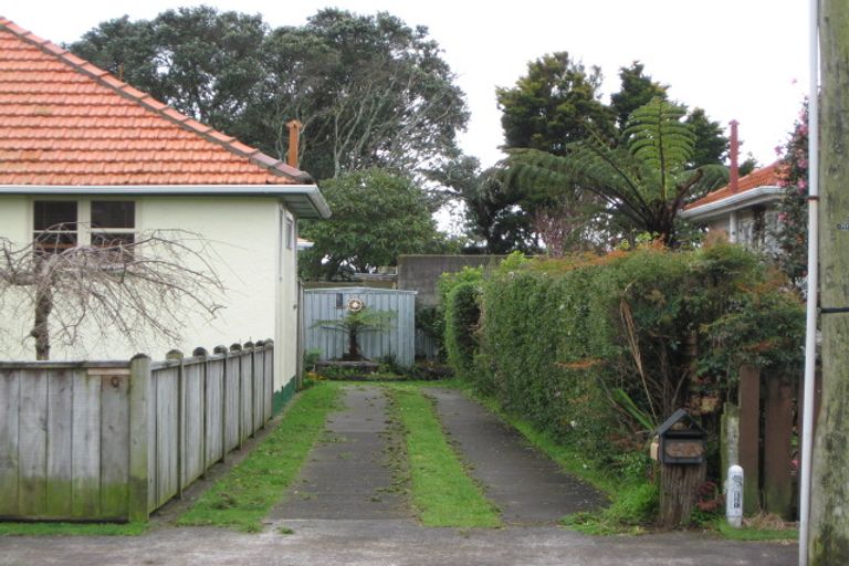 Photo of property in 1/5 Timandra Street, Welbourn, New Plymouth, 4312