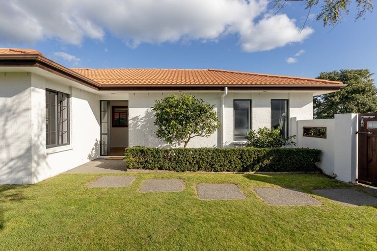 Photo of property in 15 Lamia Grove, Papamoa Beach, Papamoa, 3118