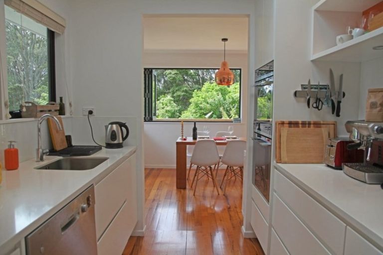 Photo of property in 7 Brussells Place, Birkenhead, Auckland, 0626