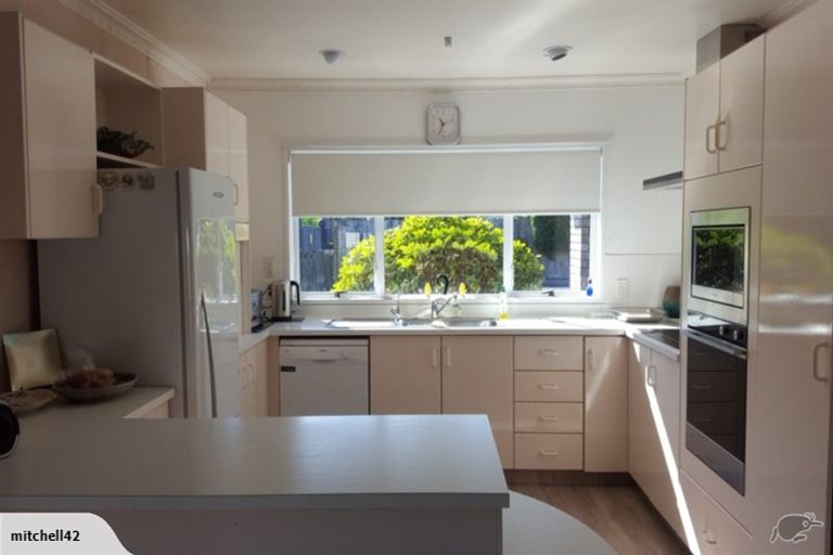 Photo of property in 12 Clare Street, Cambridge, 3434