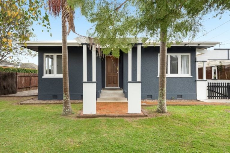 Photo of property in 77 Ngatai Road, Otumoetai, Tauranga, 3110
