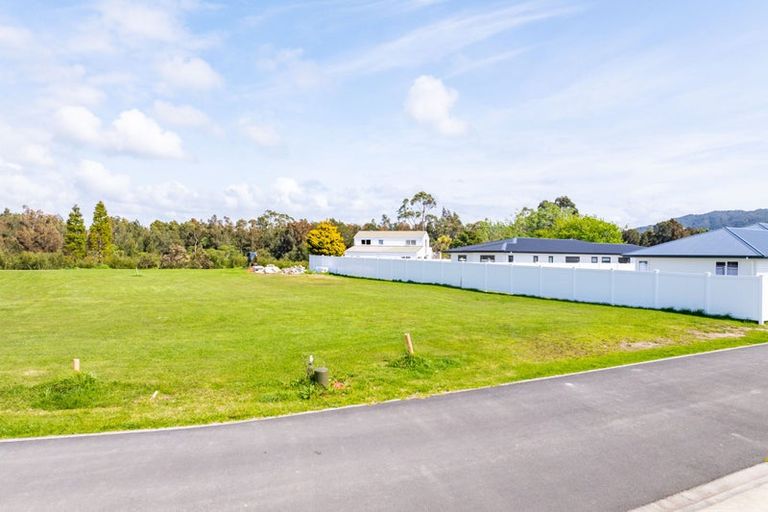 Photo of property in 2 Grey Heron Close, Mangawhai Heads, 0573