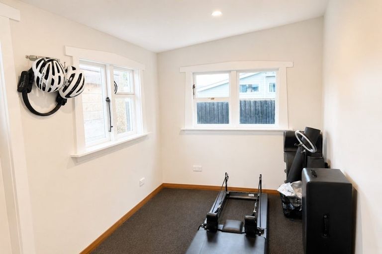 Photo of property in 20 Aorangi Road, Bryndwr, Christchurch, 8053