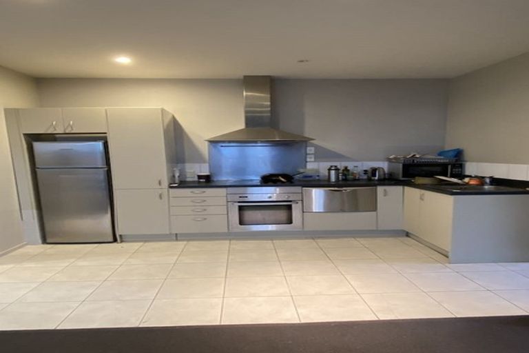 Photo of property in 2/41 Home Street, Mount Victoria, Wellington, 6011