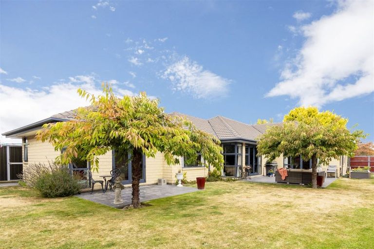 Photo of property in 8 Chesterfield Place, Rangiora, 7400