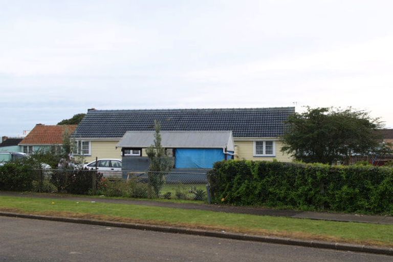 Photo of property in 13 Ewart Road, Mangere East, Auckland, 2024