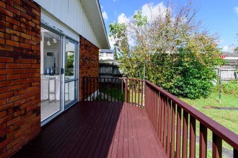 Photo of property in 3/16 Northall Road, New Lynn, Auckland, 0600
