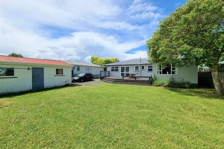 Photo of property in 5 Galway Avenue, Hokowhitu, Palmerston North, 4410
