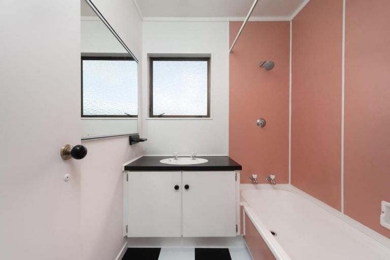 Photo of property in 13b Pokapu Place, Bethlehem, Tauranga, 3110