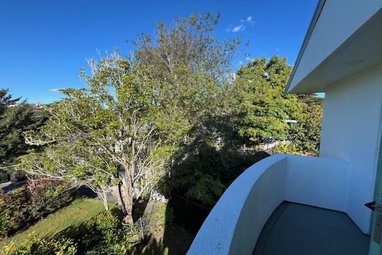 Photo of property in 15 Hague Place, Birkenhead, Auckland, 0626